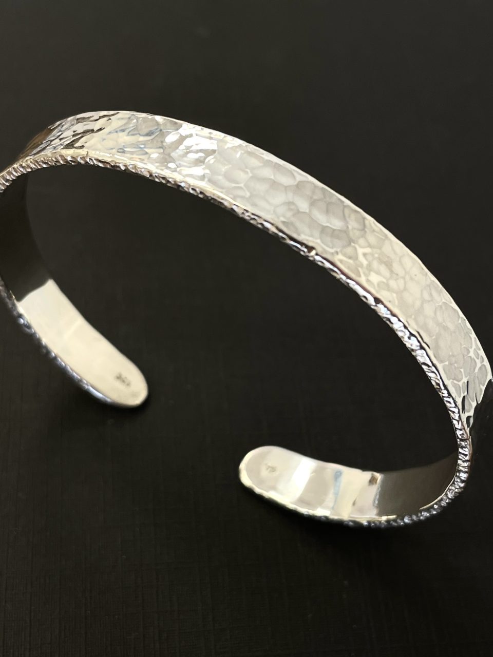 Grabados | Pulsera o Brazalete ajustable texturizado